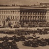 Rewia wojskowa na placu Marszałka Piłsudskiego, Zbiór pocztówek XIX-XX wieku (do 1939 roku), nr zesp. 1622/IV, sygn. IV-570 (APW)