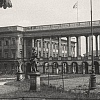 Kolumnada pałacu Saskiego, widok od strony fontanny, Warszawa w obiektywie nieznanego Niemca w latach okupacji (1940) 1943-1944, nr zesp. 1629/IV, sygn. 479