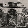 Zniszczona kolumnada pałacu Saskiego, Zbiór Otwarty fotografii XX wieku, nr zesp.1950, sygn. III-428